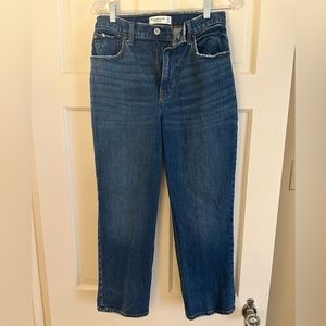 Abercrombie Curve Love Ultra High Rise 90s Straight Jean-Size 6XS. Dark wash.
